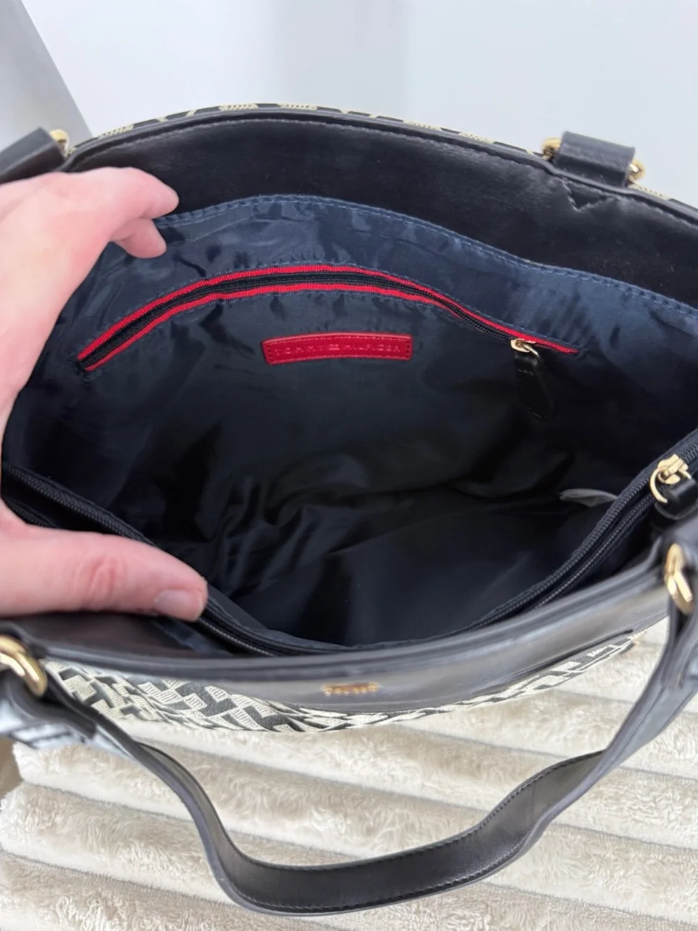 Tommy Hilfiger monogrammed Patterned shoulder bag